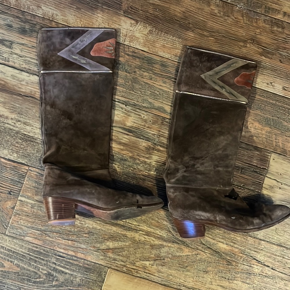 Retro heeled suede boots size 7 narrow